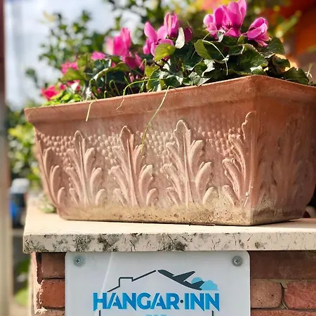 Hangar פיומיצ'ינו